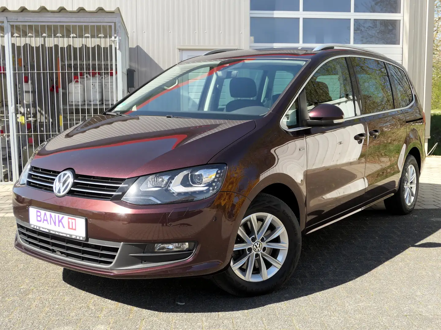 Volkswagen Sharan Beach AHK Xenon Reifen neu TÜV neu Öl neu Rot - 2