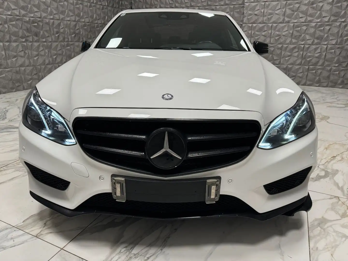 Mercedes-Benz E 350 4Matic AMG-OPTIK. ** VOLLLLLLLL ** Wit - 2