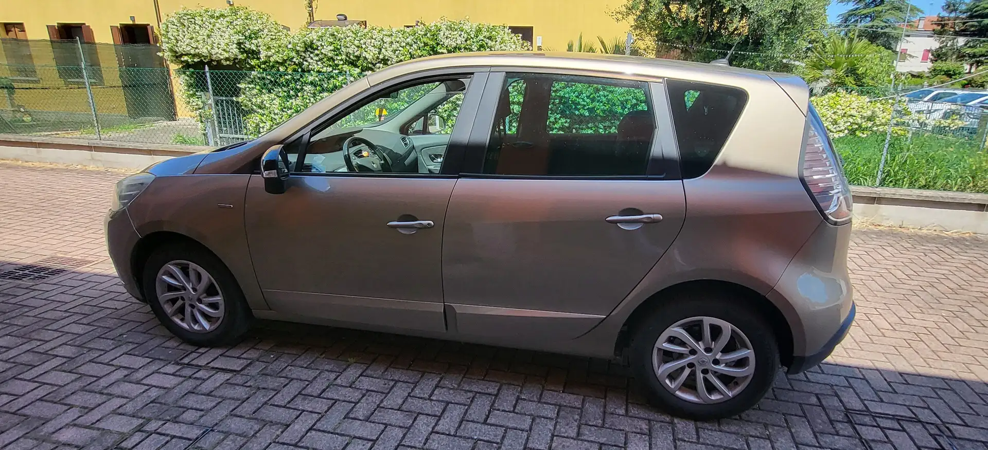 Renault Scenic Scenic III X-Mod 2012X-Mod 1.5 dci Limited navi s Gold - 1