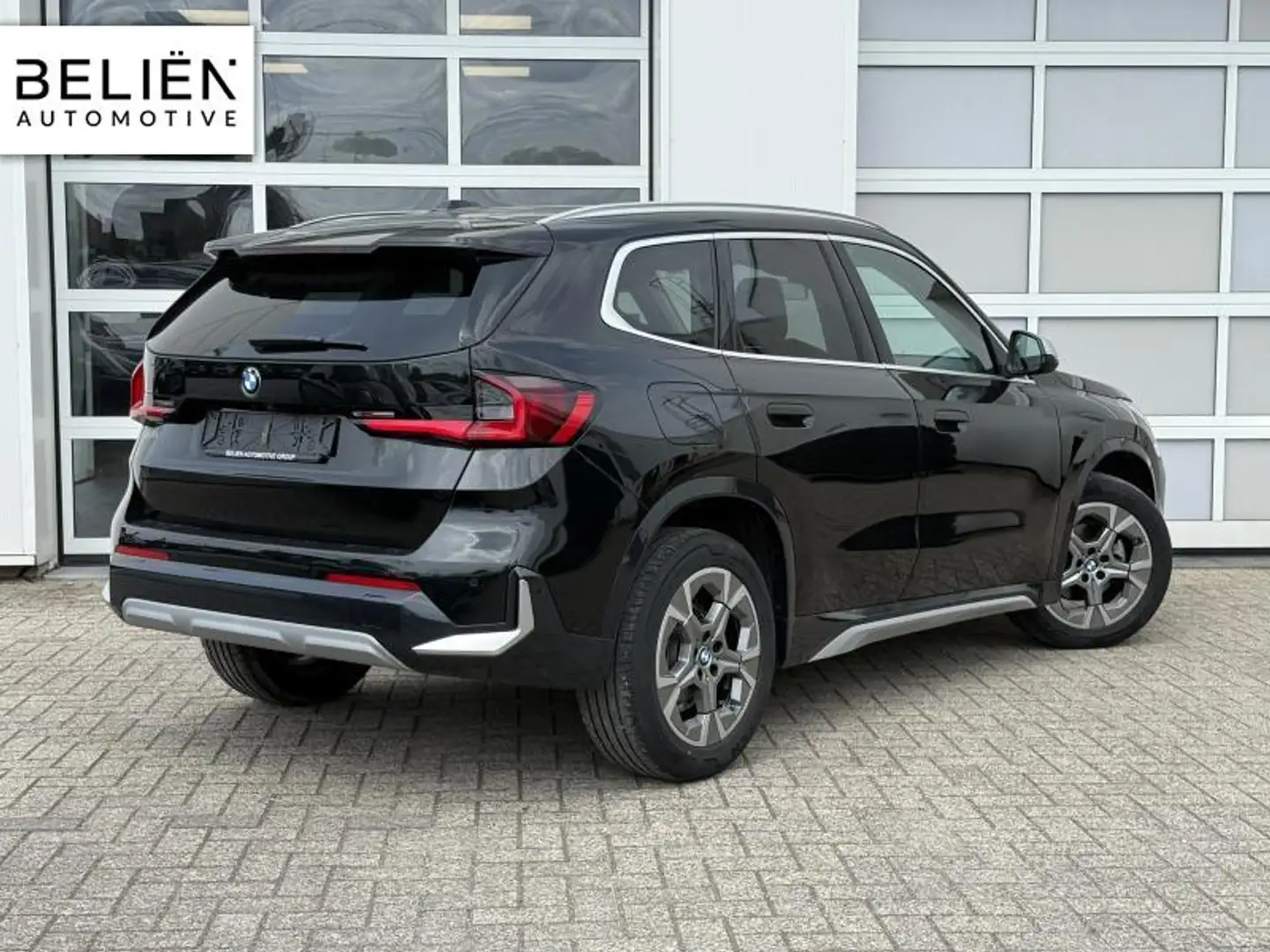 BMW X1 x line Zwart - 2