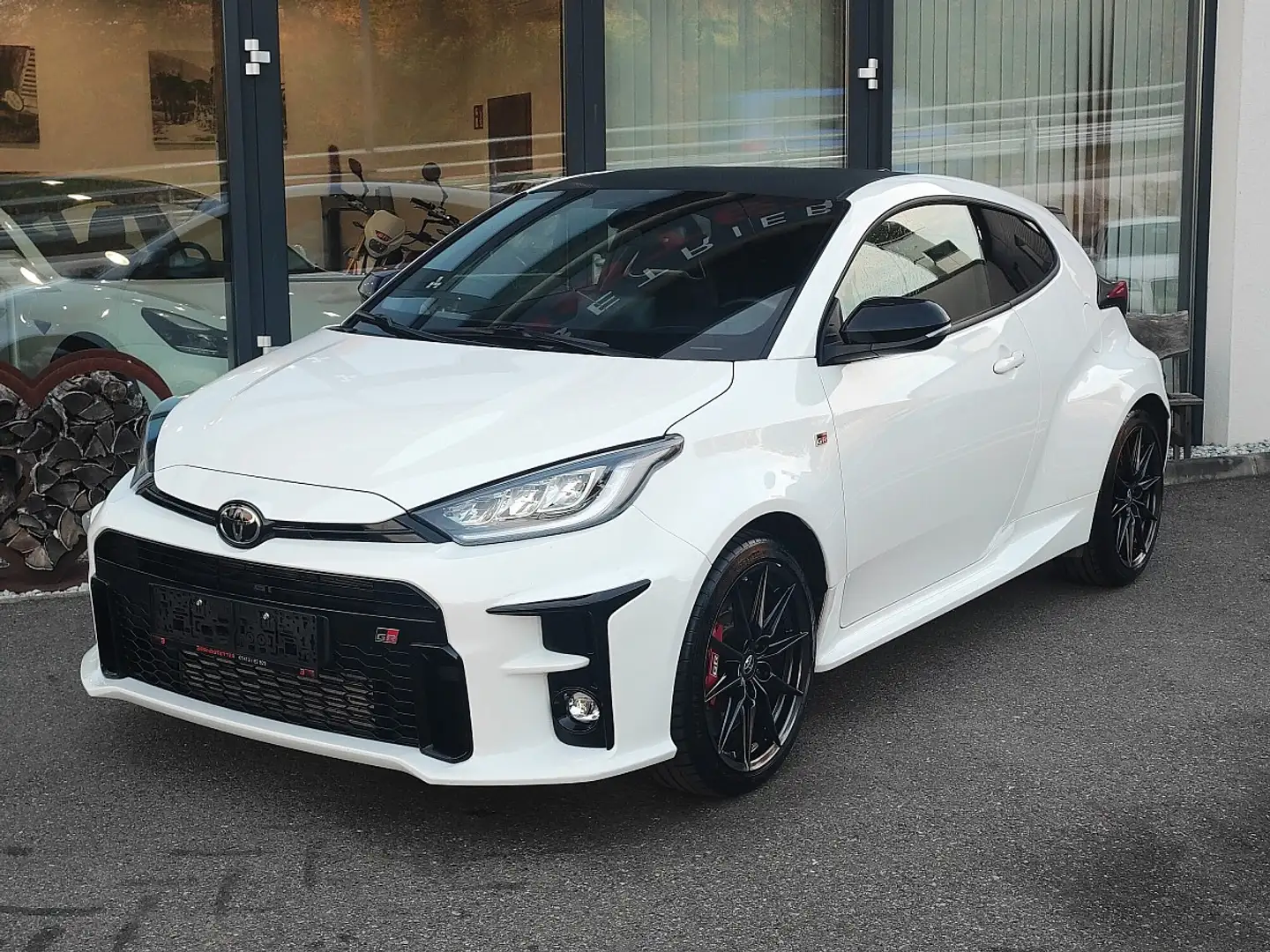 Toyota Yaris 1,6 Turbo GR High Performance Weiß - 2