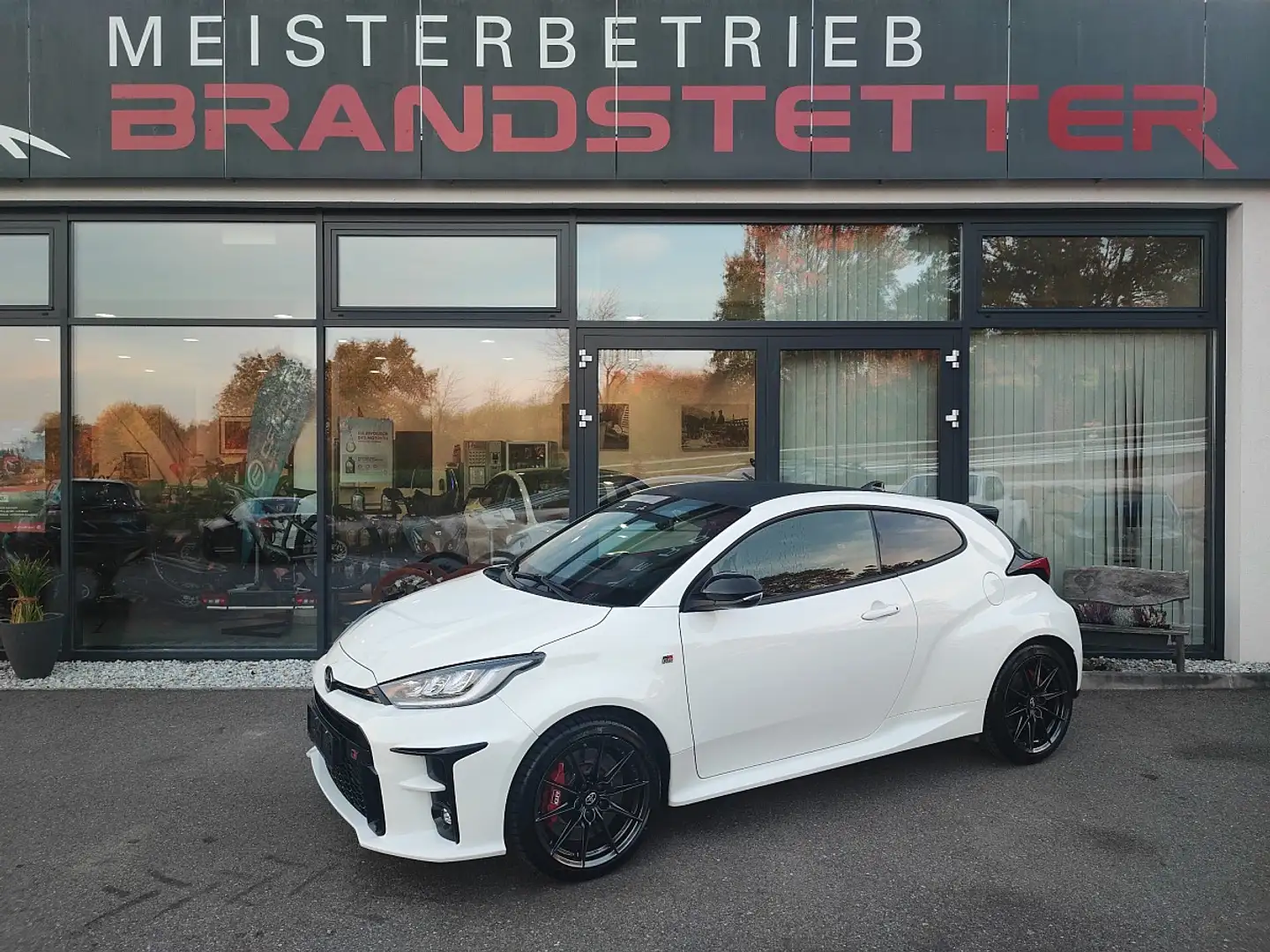 Toyota Yaris 1,6 Turbo GR High Performance Weiß - 1