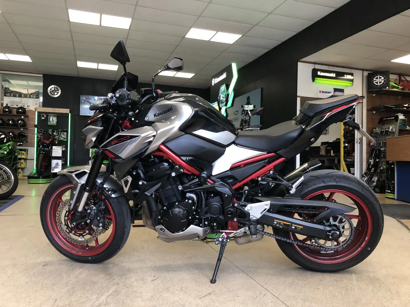 Kawasaki Z 900 Argent - 2