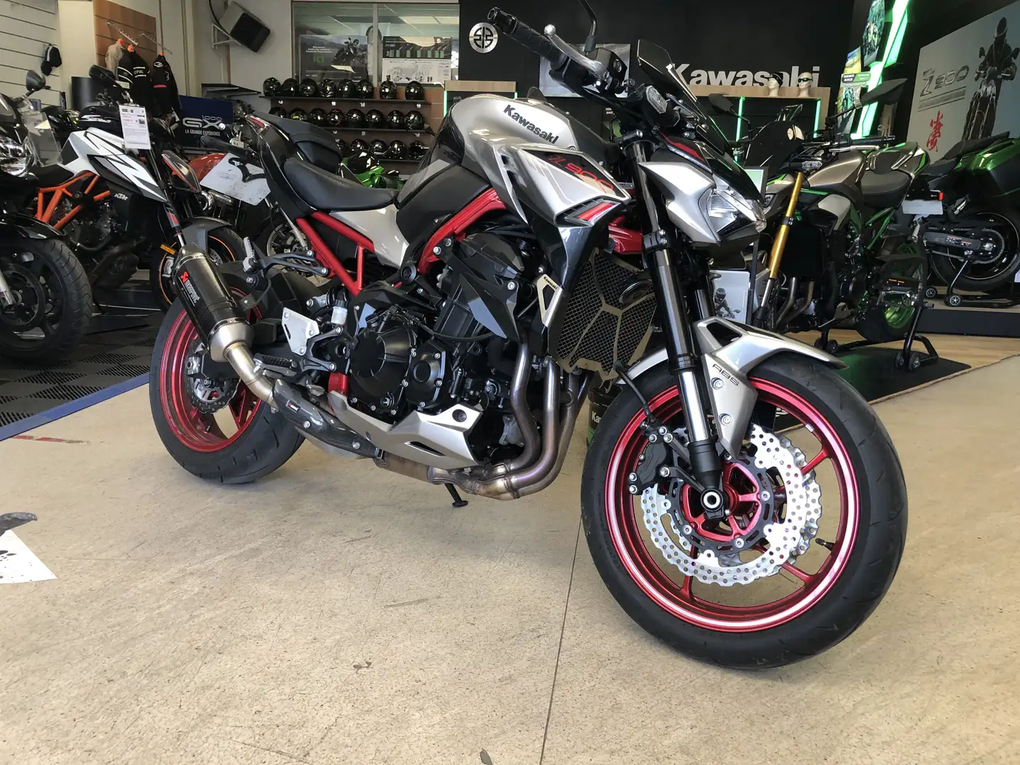 Kawasaki Z 900 Argent - 1