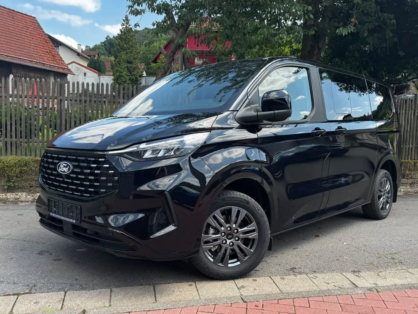 Ford Tourneo Custom L1 Titanium*KAMERA*PDC*AHK*LED Schwarz - 1