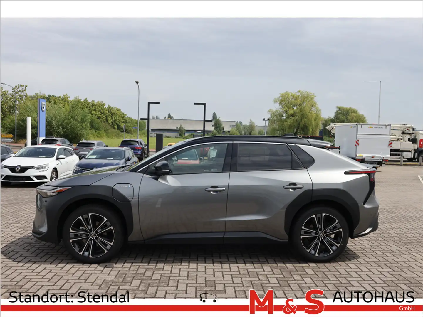 Toyota bZ4X AWD 4x4 MATRIX-LED PANORAMADACH NAVI Plateado - 2