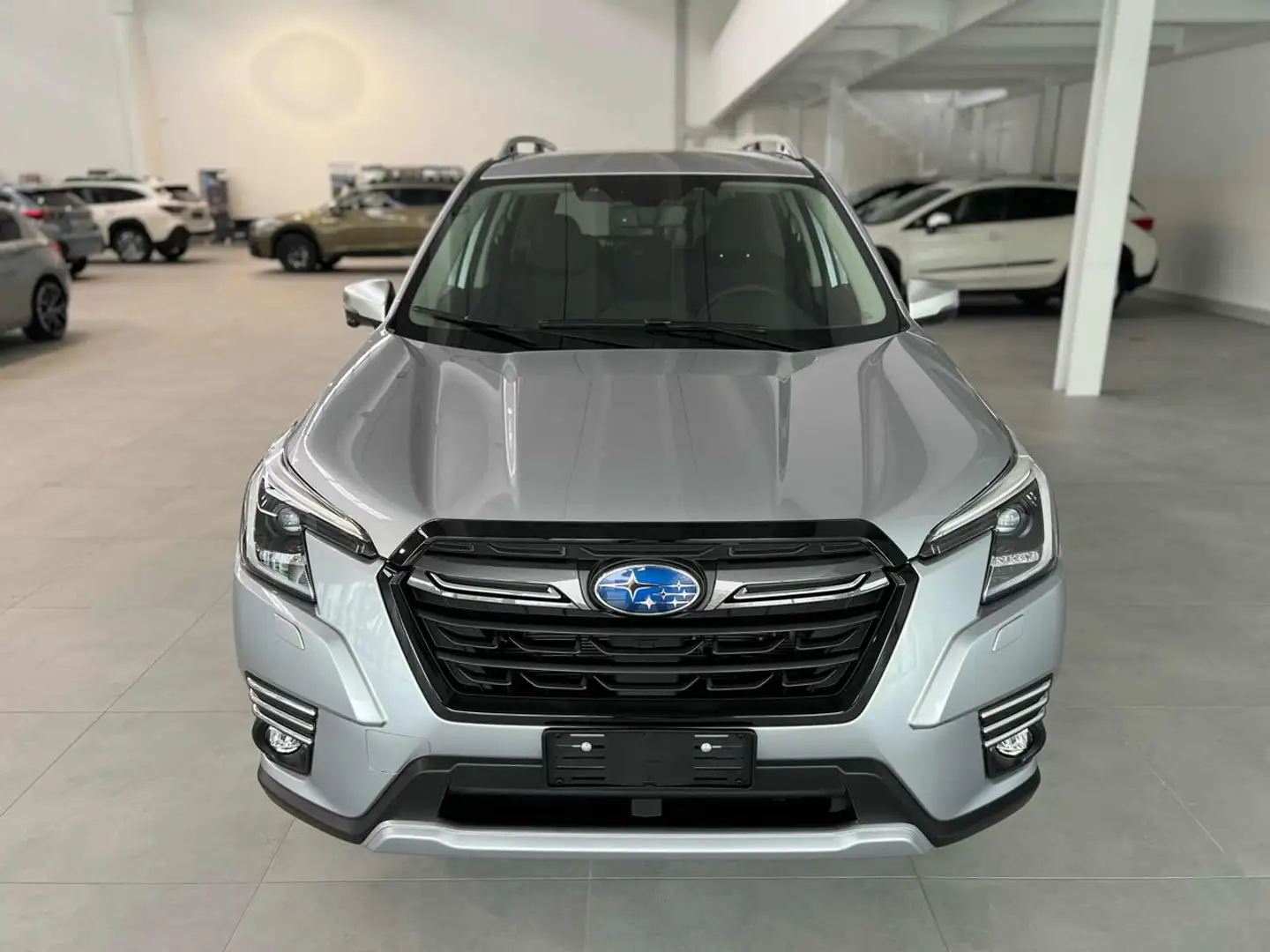 Subaru Forester 2.0 e-Boxer MHEV CVT Lineartronic Style Argento - 2