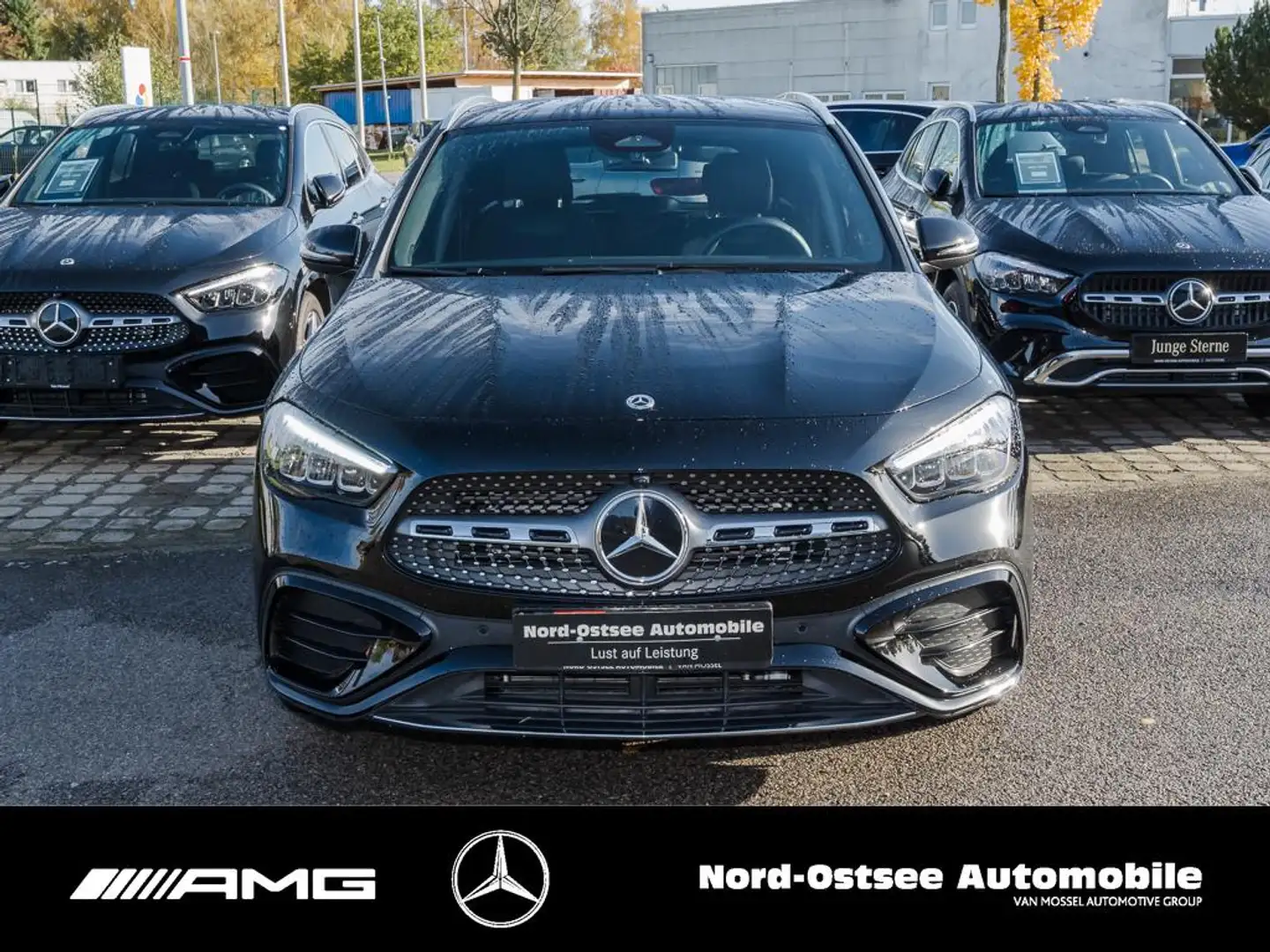Mercedes-Benz GLA 200 AMG AHK LED SHZ KLIMA KEYLESS-GO Noir - 2