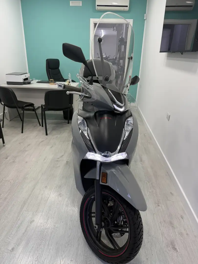 Honda SH 350i sport - 1