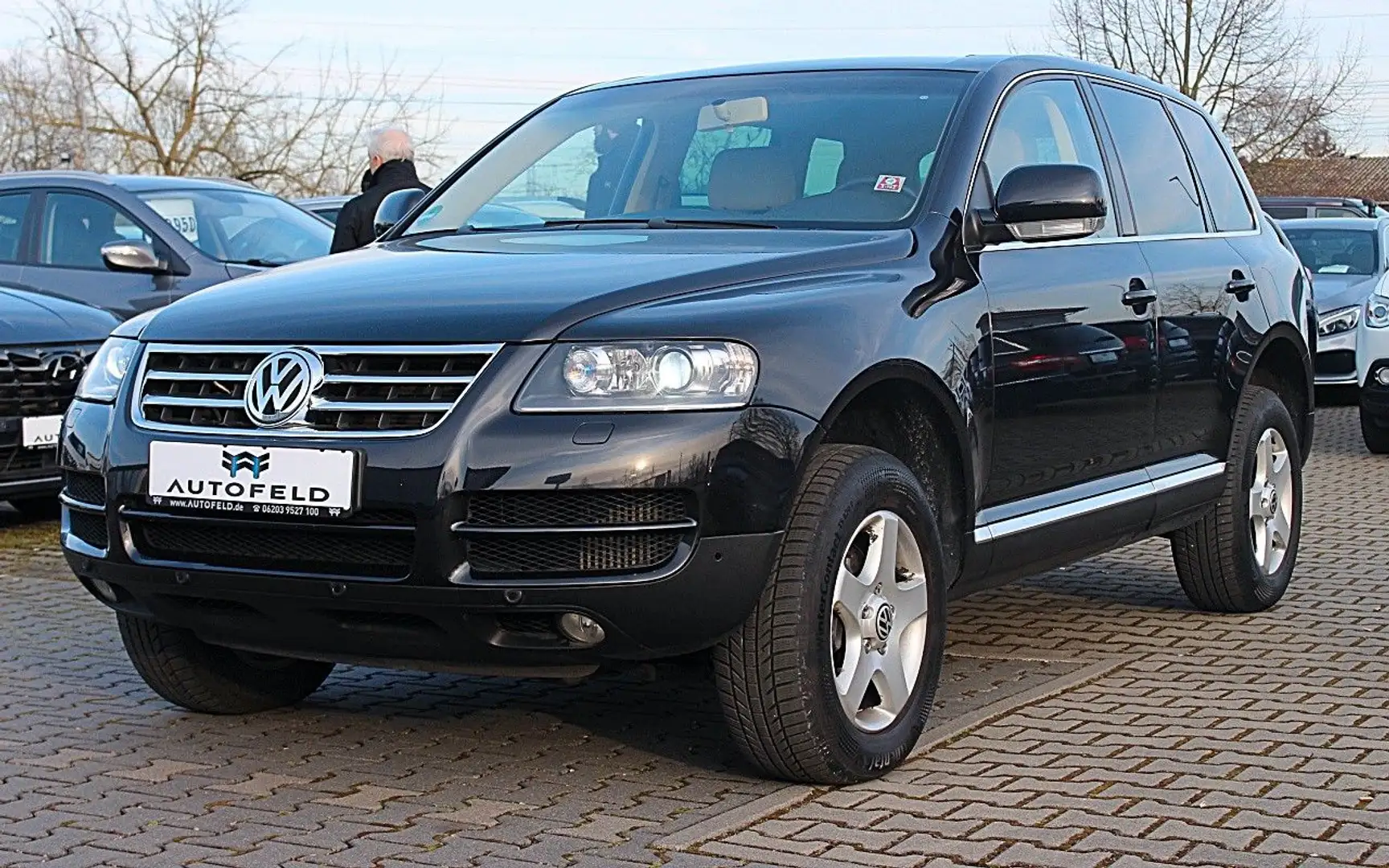 Volkswagen Touareg 3.0 V6 TDI/1HAND/VOLLSHEFT/NAVI/AHK/ Schwarz - 1