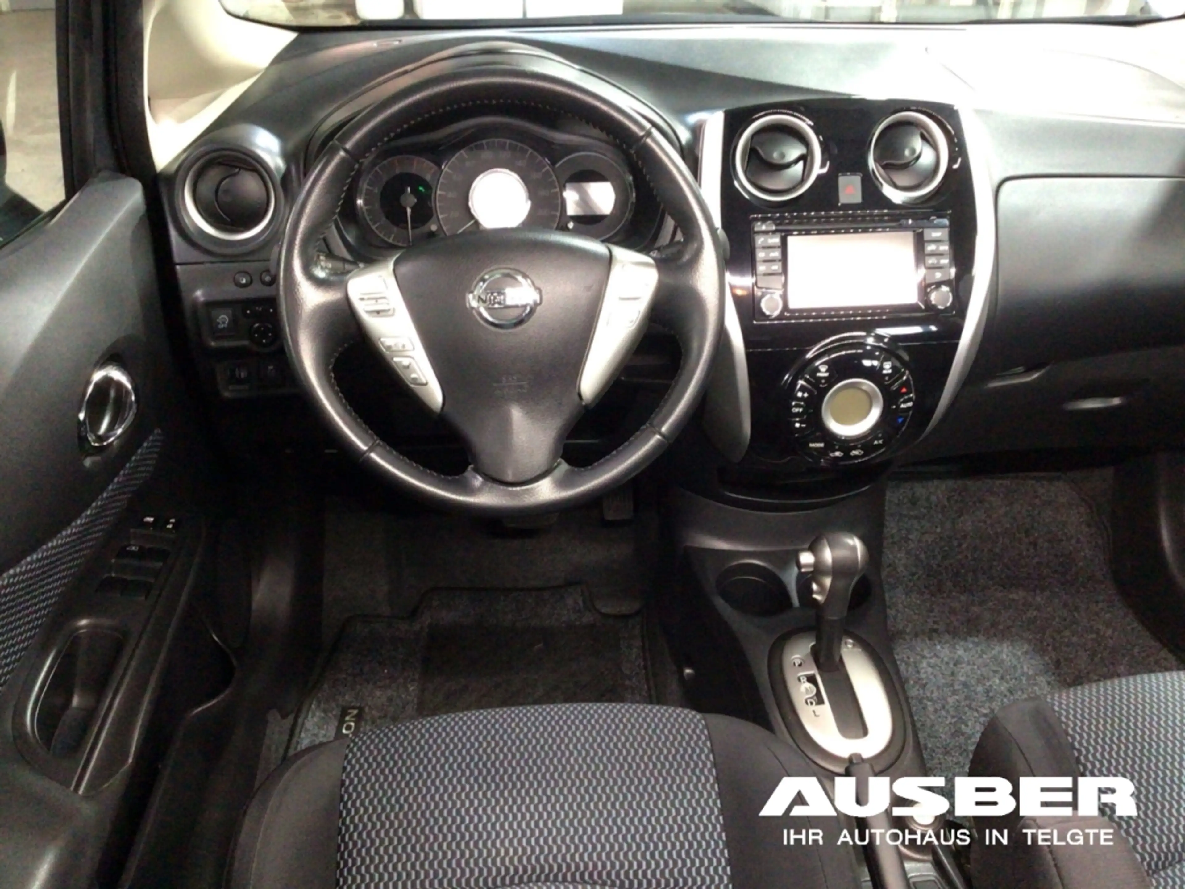 Nissan Note Acenta Automatik Navi Rücksitzbank verschiebbar — photo 10