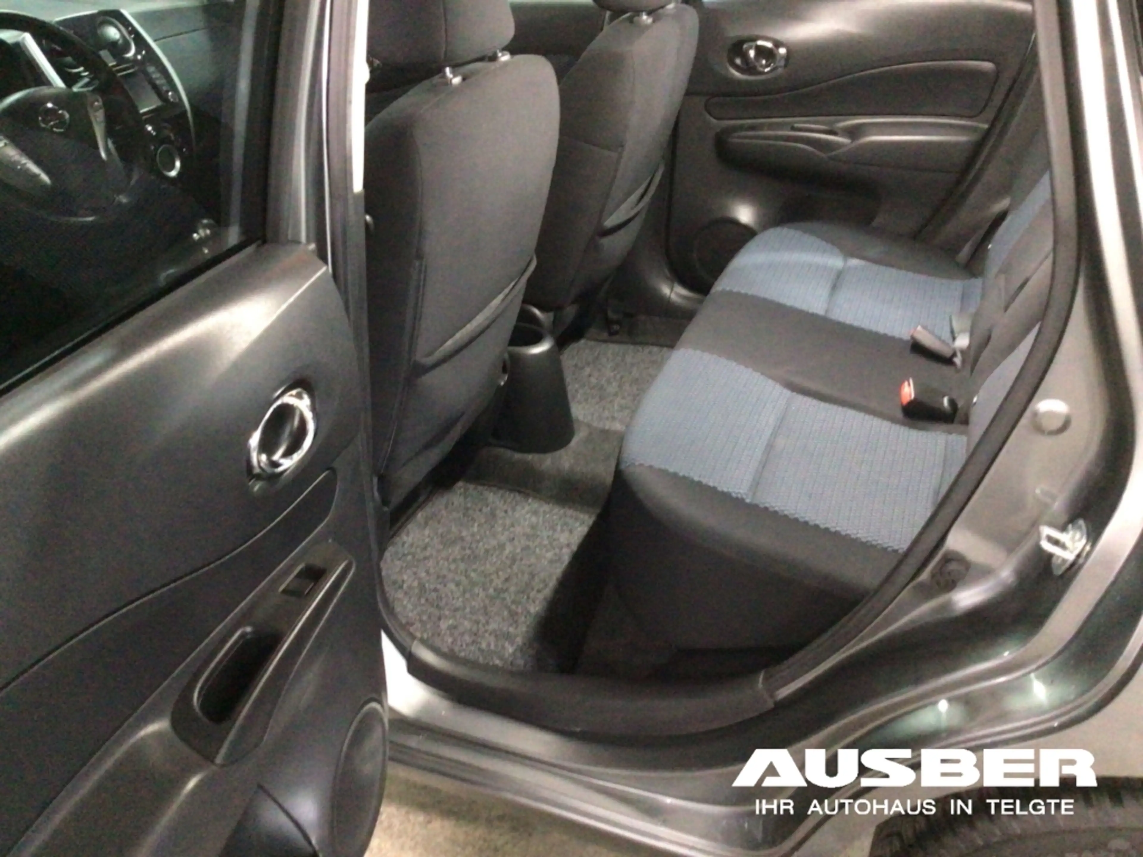 Nissan Note Acenta Automatik Navi Rücksitzbank verschiebbar — photo 8