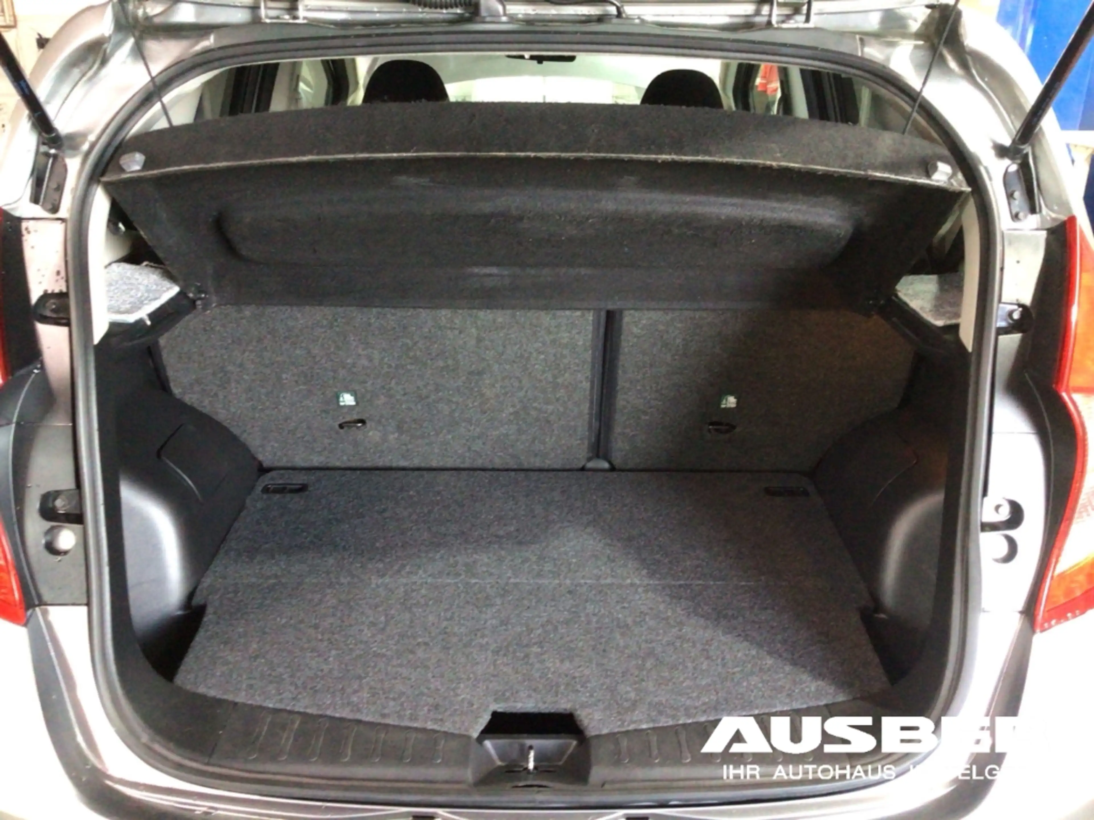 Nissan Note Acenta Automatik Navi Rücksitzbank verschiebbar — photo 13