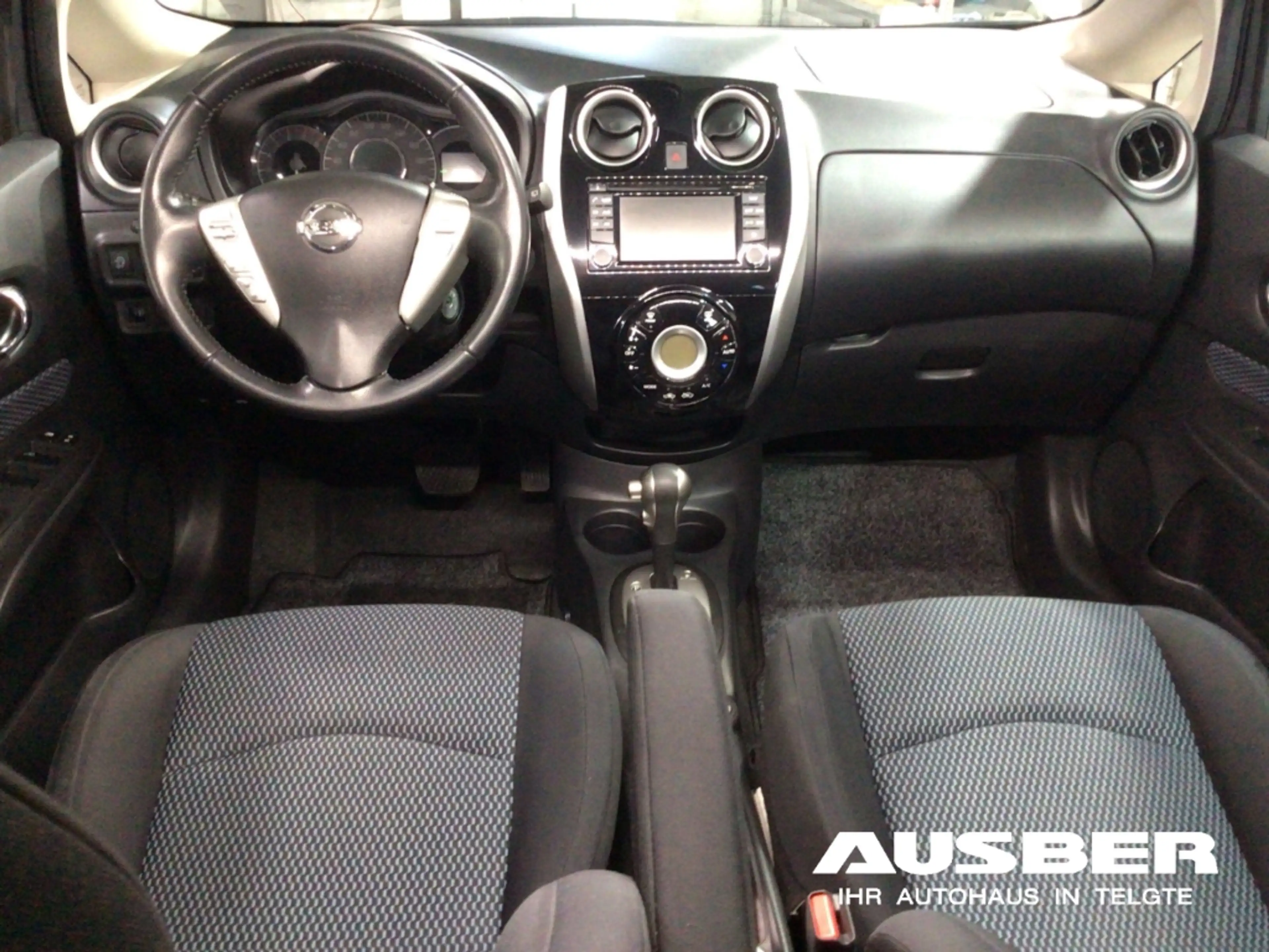Nissan Note Acenta Automatik Navi Rücksitzbank verschiebbar — photo 9