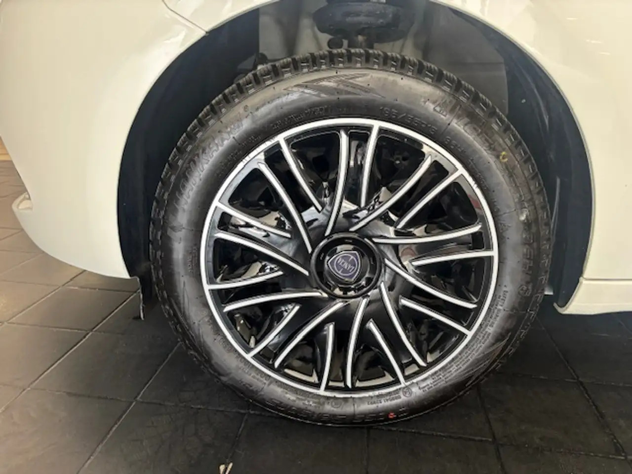 Lancia Ypsilon 2021 — фото 13