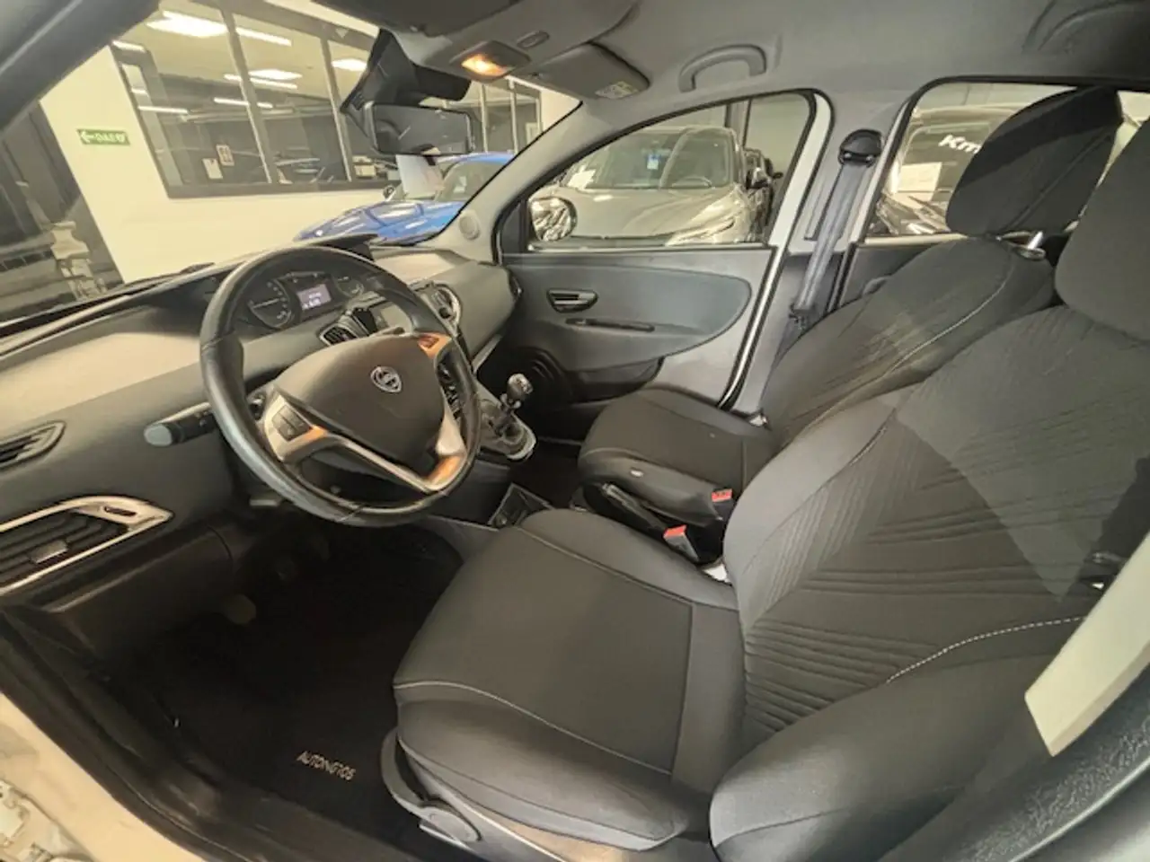 Lancia Ypsilon 2021 — фото 8