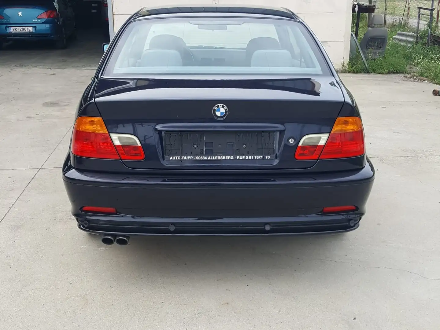 BMW 323 2,5l "Sleeper"  restauriert top Zustand Modrá - 2