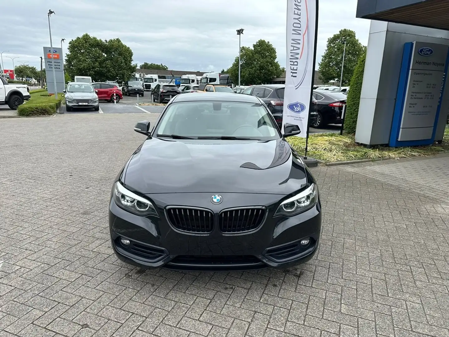 BMW 230 Negro - 2