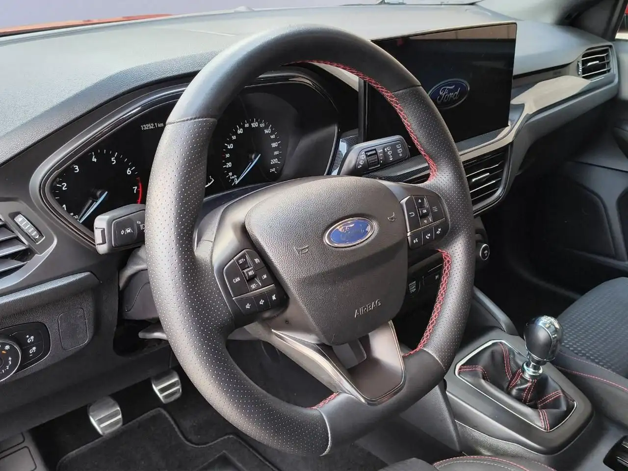 Ford Focus 1.0 EcoBoost Hybrid 125 CV ST-Line Tetto apribile, миниатюра 8