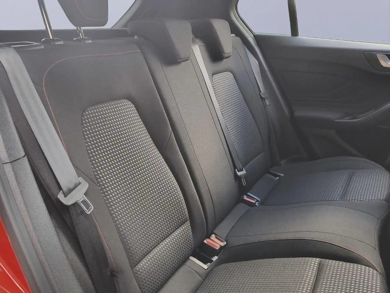 Ford Focus 1.0 EcoBoost Hybrid 125 CV ST-Line Tetto apribile, миниатюра 16