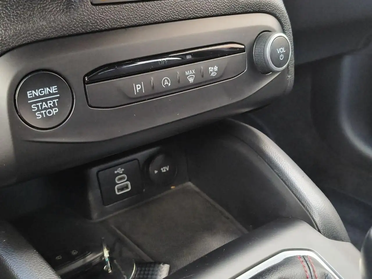 Ford Focus 1.0 EcoBoost Hybrid 125 CV ST-Line Tetto apribile, миниатюра 27