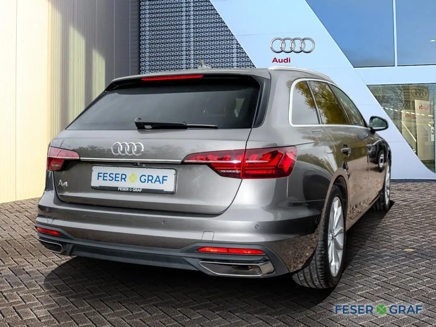 Audi A4 Avant 35 TFSI S tronic /LED/Kamera/Navi+ Grijs - 2
