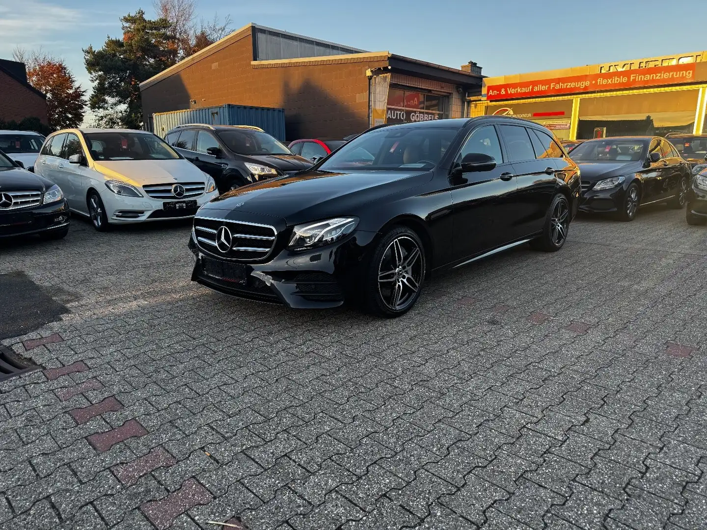 Mercedes-Benz E 400 d T 4Matic 9-G AMG 360Grad Burmester AHK 1 Noir - 1