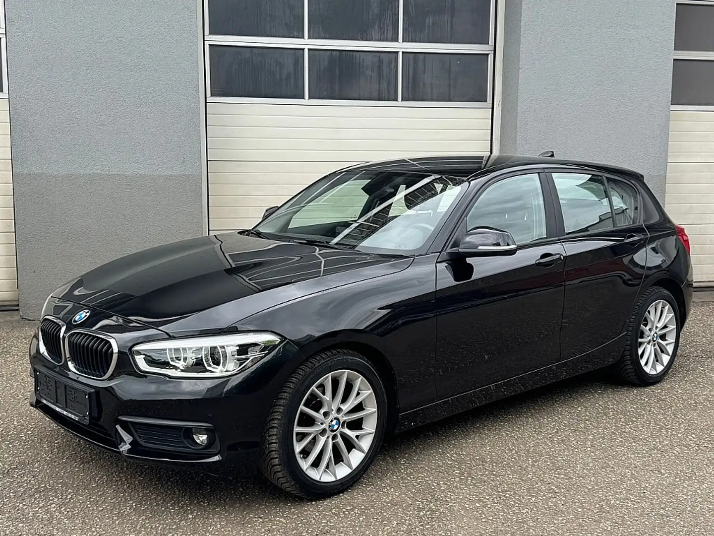 BMW 118 d Aut. Noir - 1