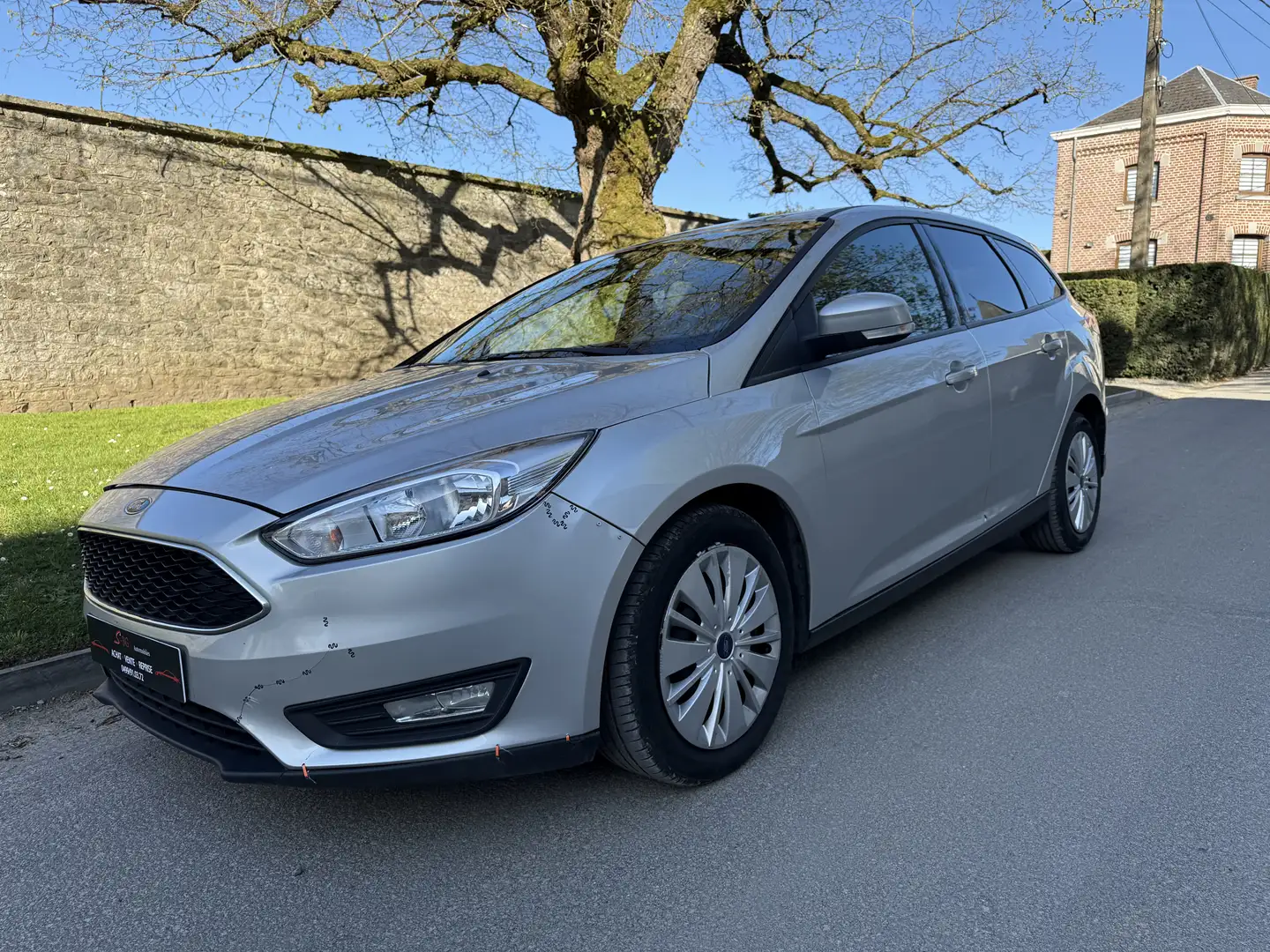 Ford Focus 1.5 TDCi SYNC Edition 2 place utilitaire Argent - 1