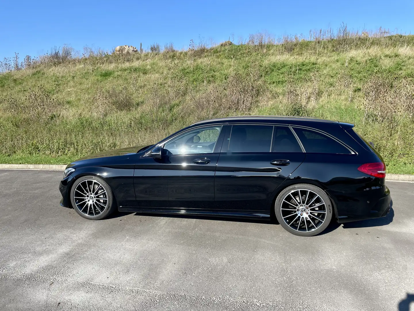 Mercedes-Benz C 300 T 9G-TRONIC AMG Line Zwart - 2