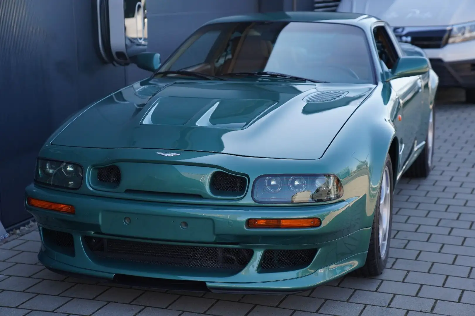 Aston Martin V8 Le Mans Coupé Vert - 2