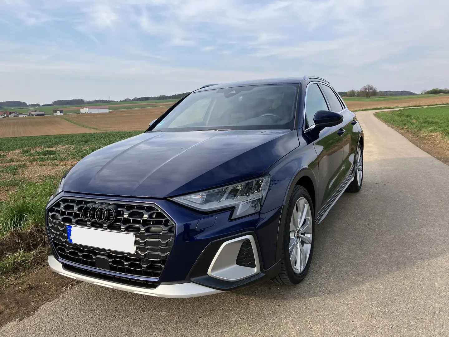 Audi A3 A3 Sportback Diesel 35 TDI allstreet S tronic Blau - 1