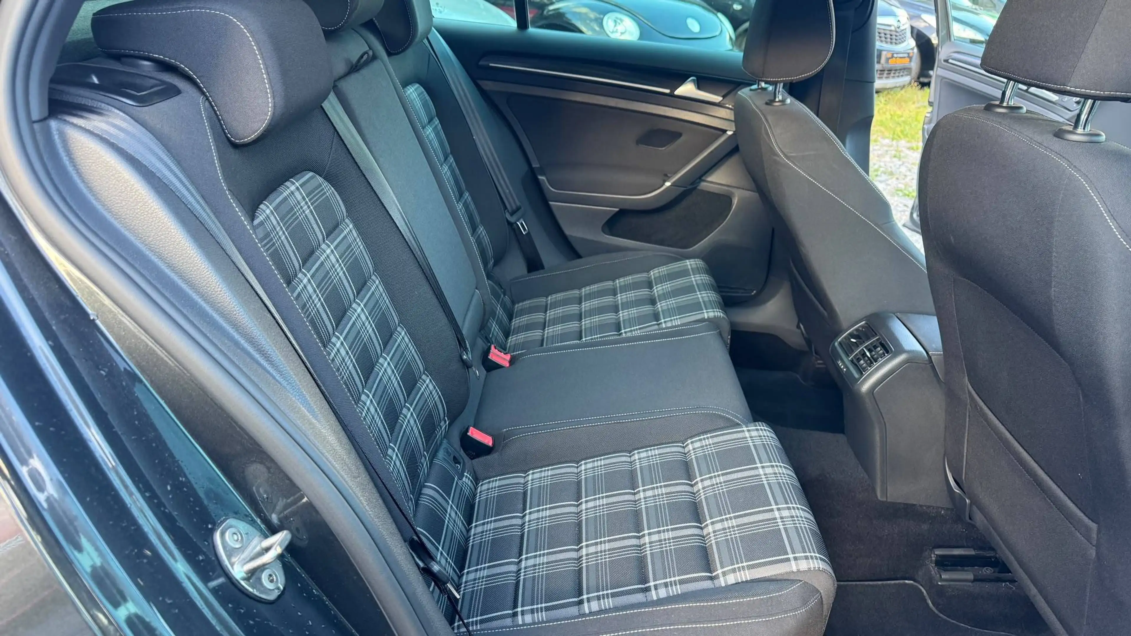 Volkswagen Golf GTD GTD*2.Hd.*Automatik*LED*DYN-Audio* — photo 13