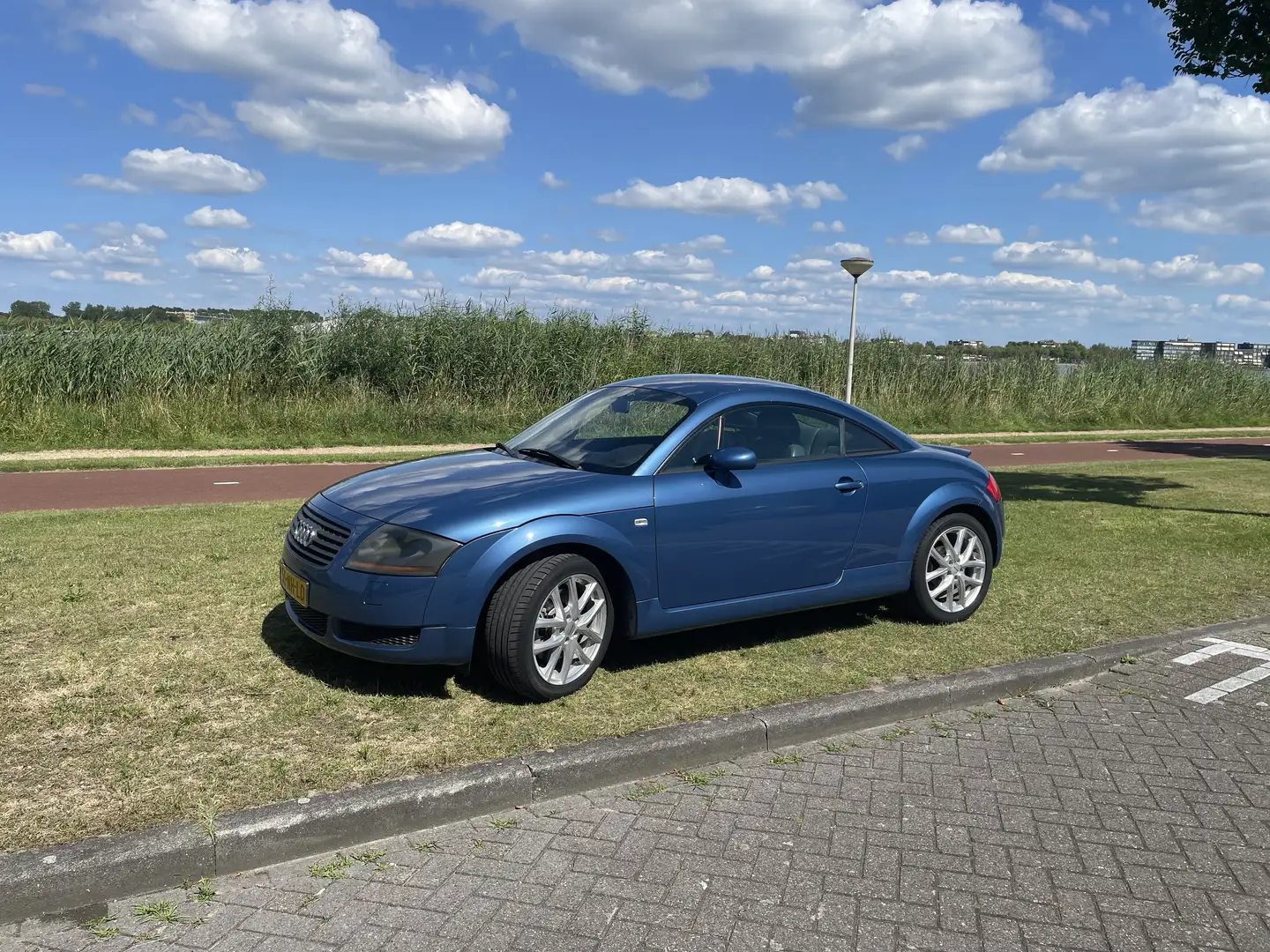 Audi TT 1.8 5V Turbo Blauw - 1