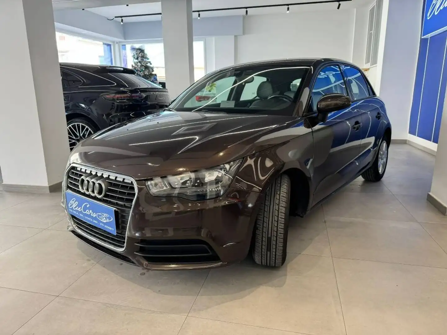 Audi A1 1.6 tdi Attraction 90cv Marrone - 2