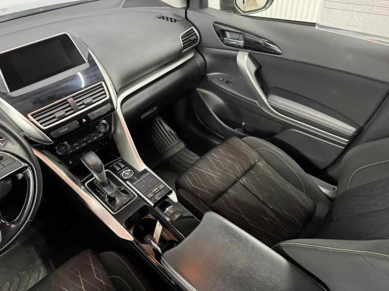 Mitsubishi Eclipse Cross photo Mitsubishi Eclipse Cross