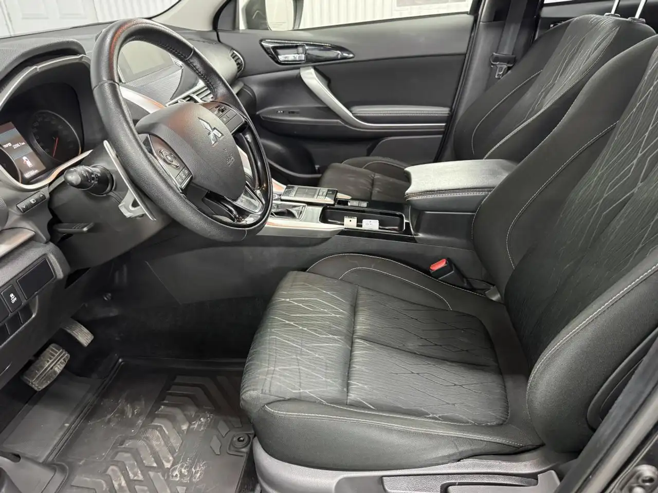 Mitsubishi Eclipse Cross photo Mitsubishi Eclipse Cross