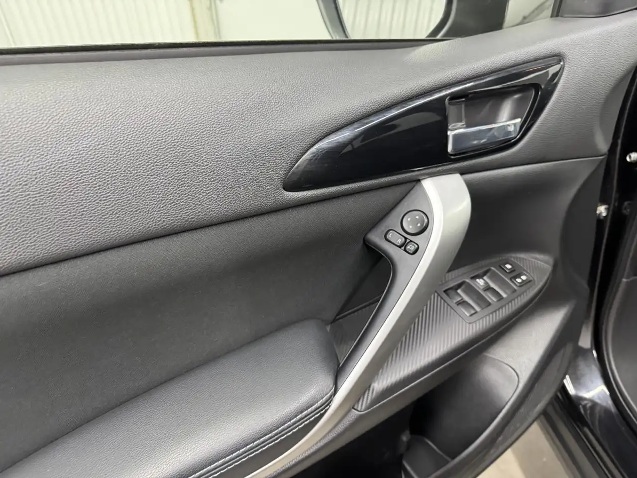 Mitsubishi Eclipse Cross photo Mitsubishi Eclipse Cross