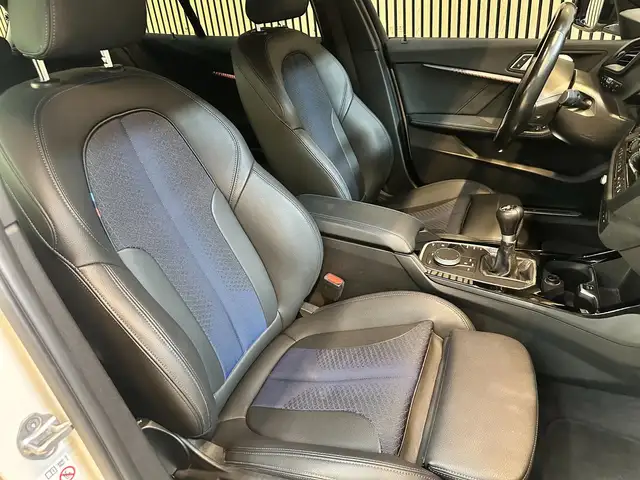 BMW 1 Series view 8