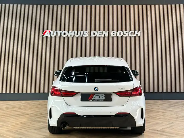 BMW 1 Series view 20