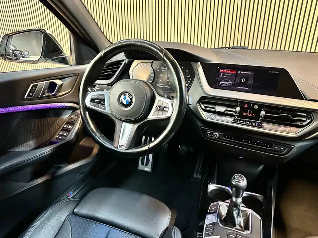 BMW 1 Series view 11