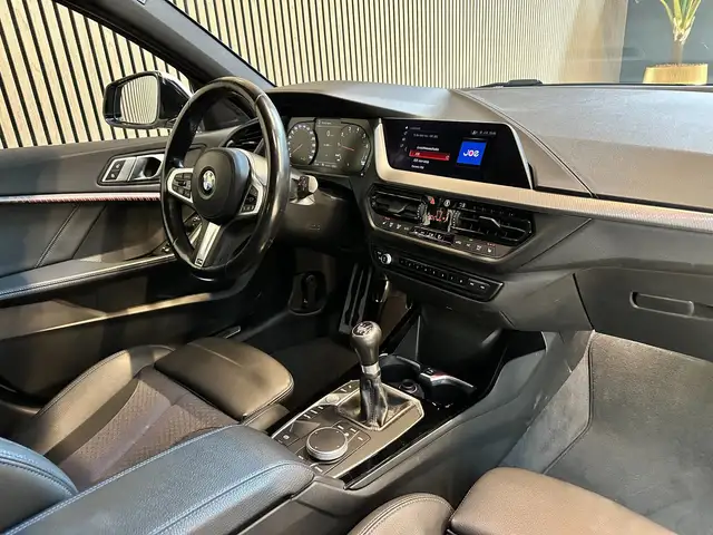 BMW 1 Series view 7