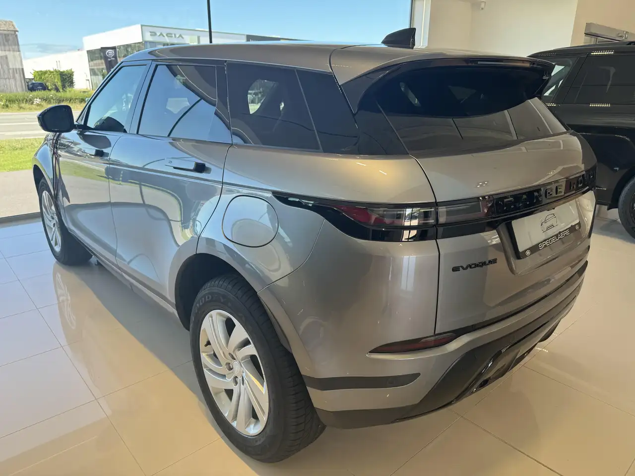 Land Rover Range Rover Evoque 2026 — фото 6