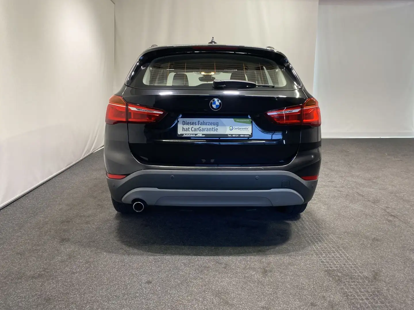 BMW X1 sDrive 18 d *Klima* *SHZ* *PDC* *Garantie* Noir - 2
