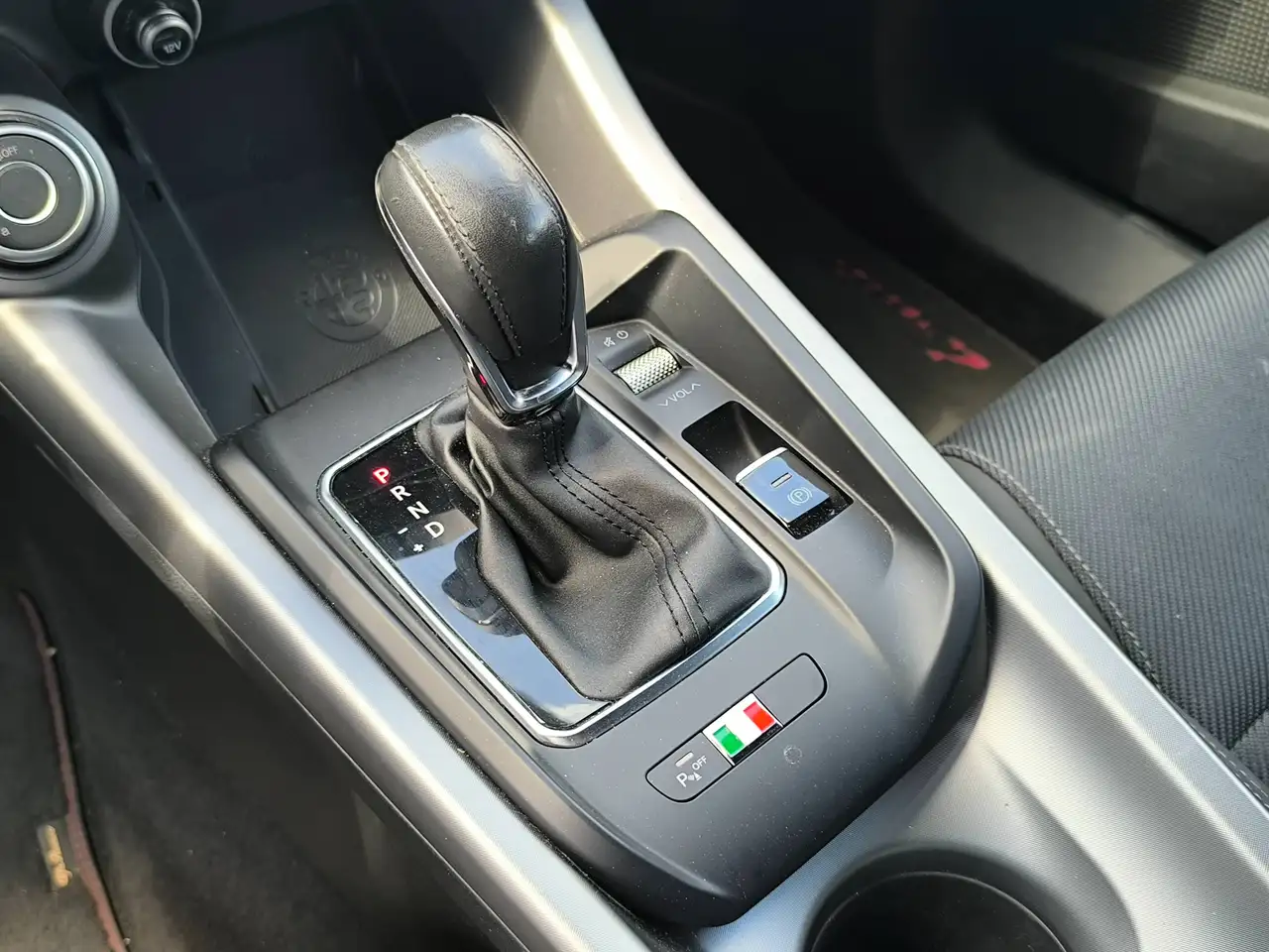 Alfa Romeo Tonale 2023 — фото 15