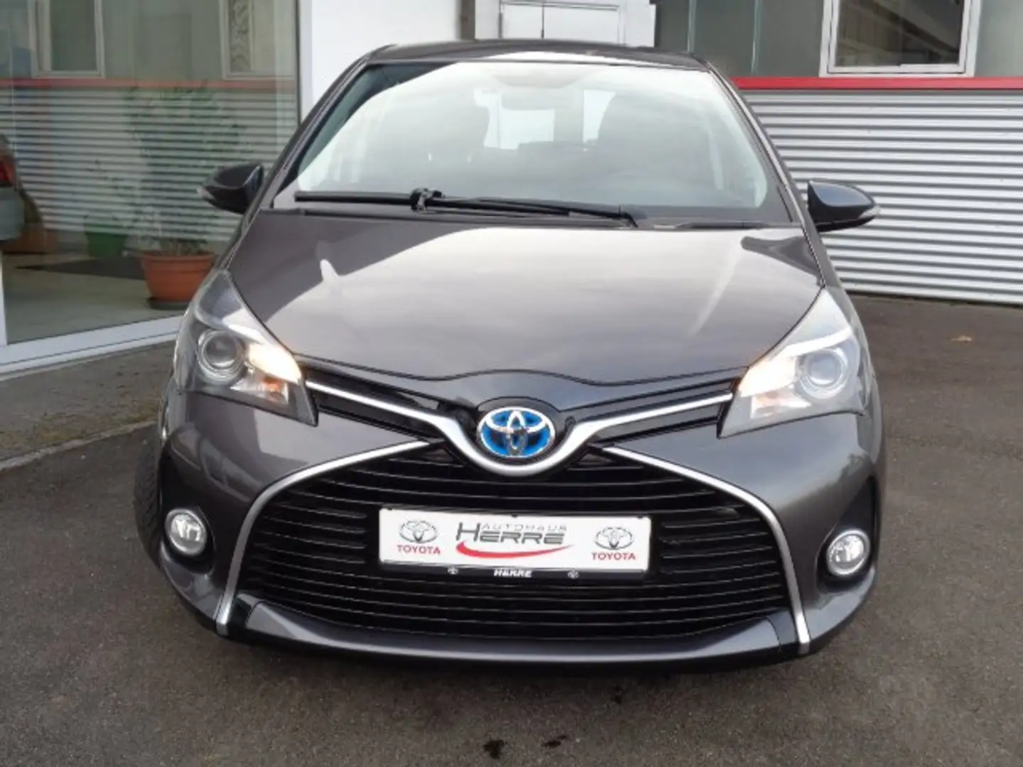 Toyota Yaris Yaris Hybrid Hybrid 1.5 VVT-i Gris - 2