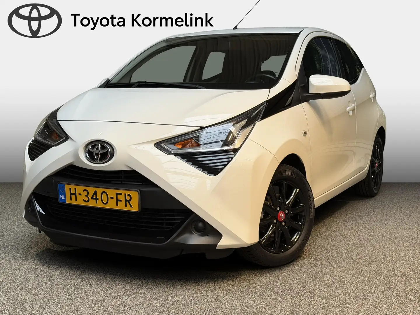 Toyota Aygo 1.0 VVT-i x-play Weiß - 1