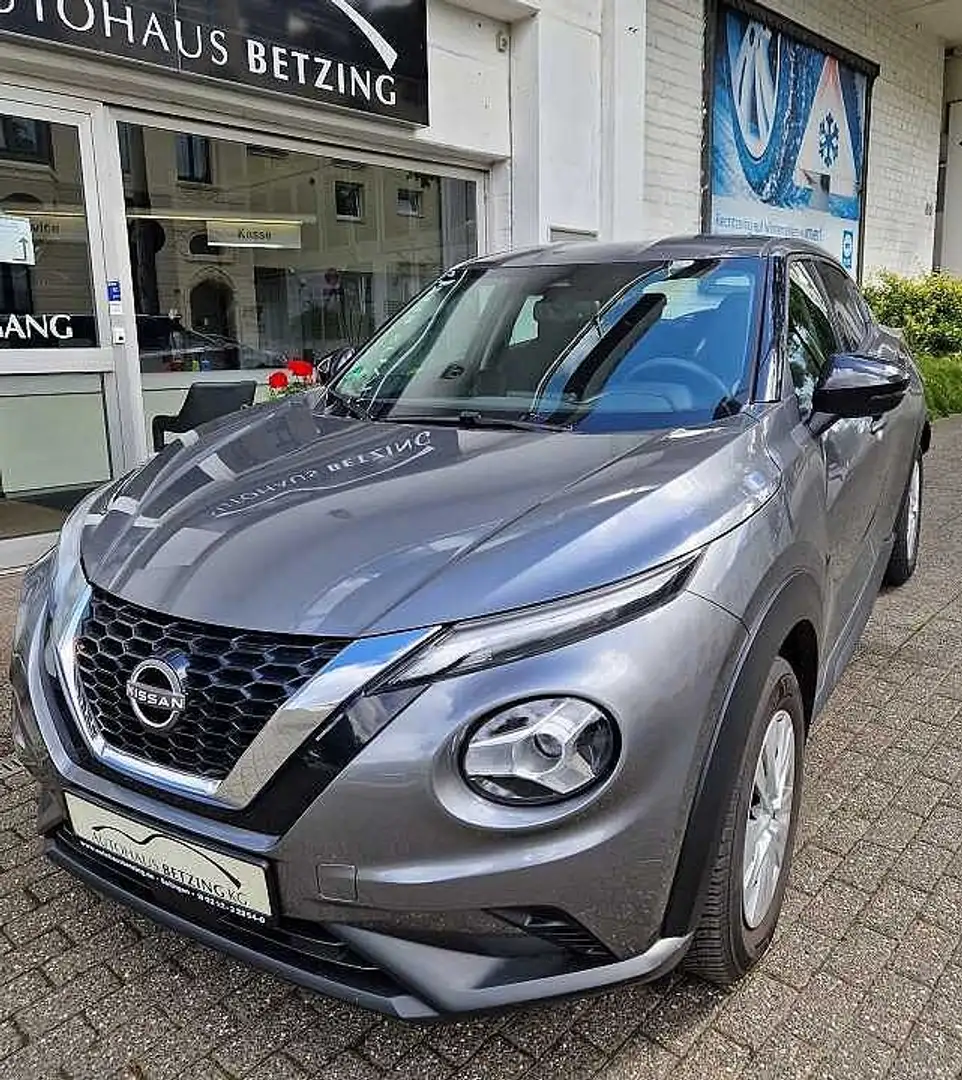 Nissan Juke 1,0 DIG-T Visia 6MT Grau - 2