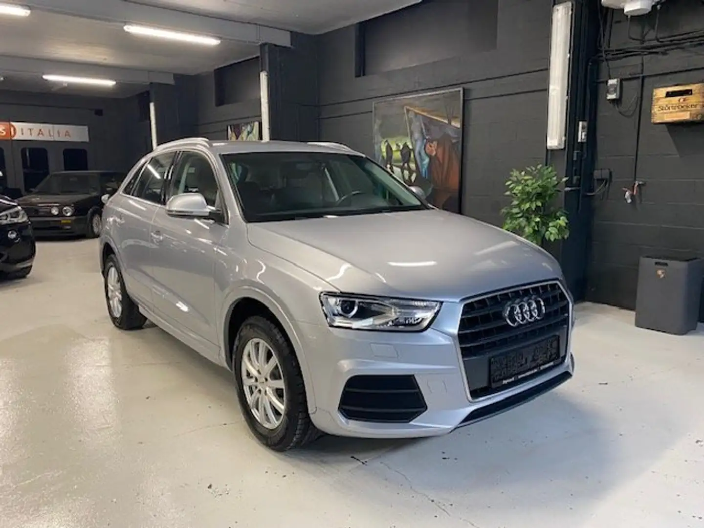 Audi Q3 2.0 TDi **VERSION SPORT** 12 MOIS DE GARANTIE Grijs - 1