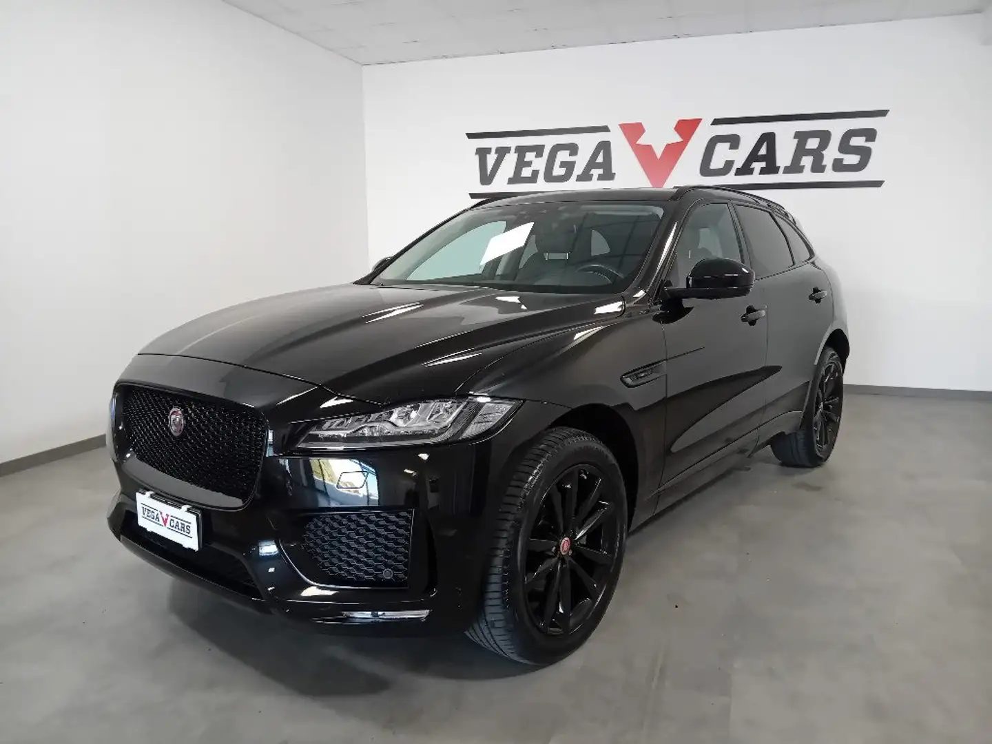 Jaguar F-Pace 2.0 D 180 CV AWD aut. Prestige Noir - 1